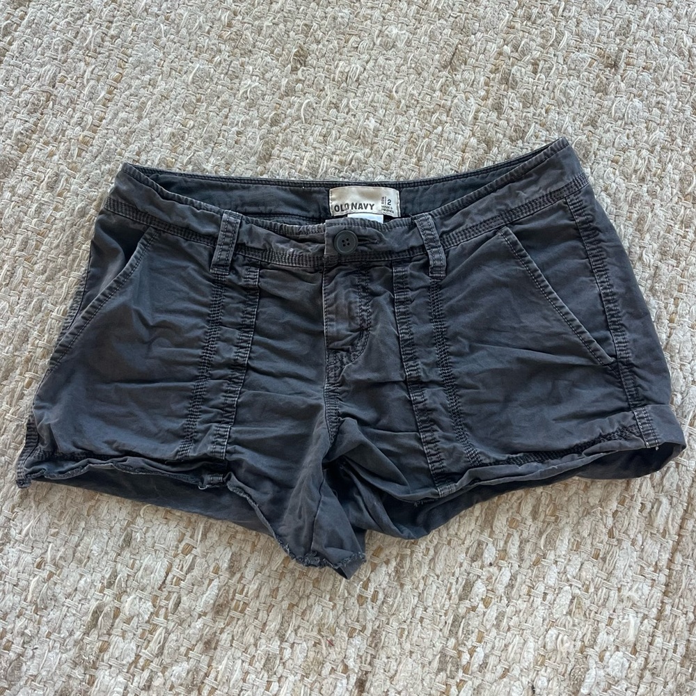 women’s low rise old navy cargo shorts